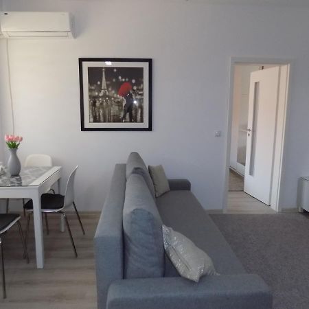 Rivera Apartments-Palasmall Jászvásár Kültér fotó