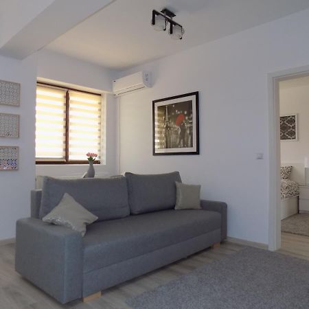 Rivera Apartments-Palasmall Jászvásár Kültér fotó