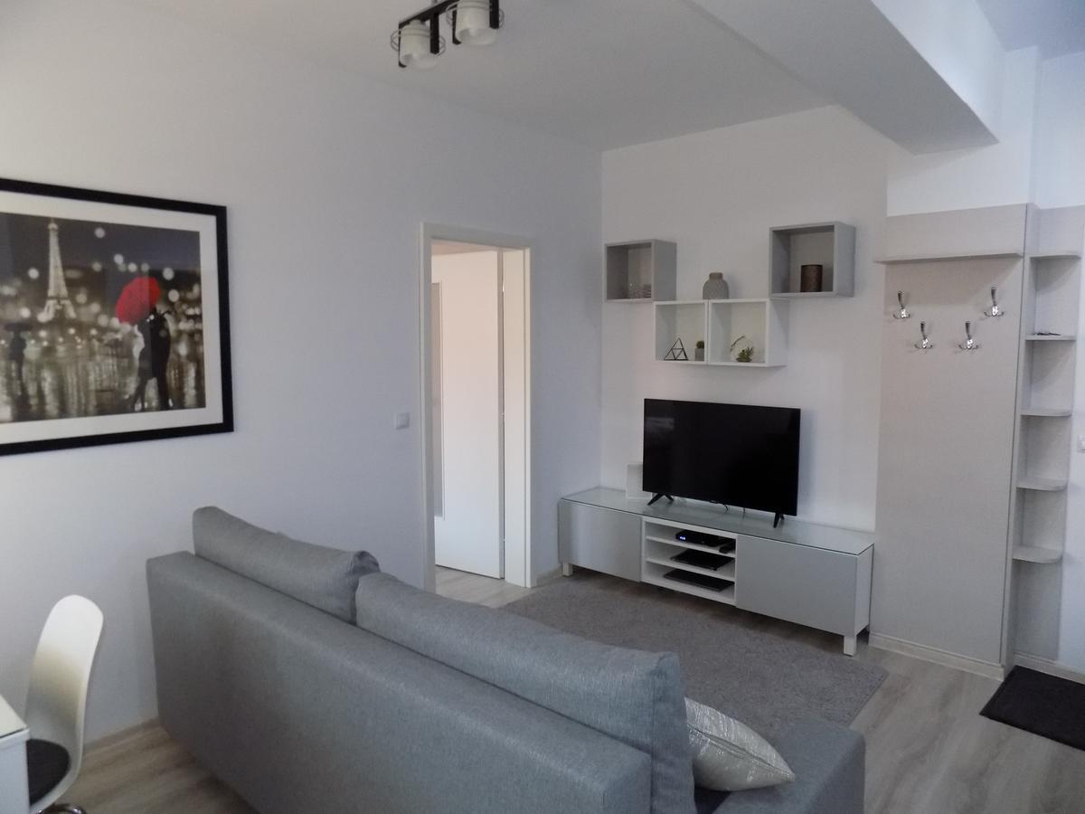 Rivera Apartments-Palasmall Jászvásár Kültér fotó