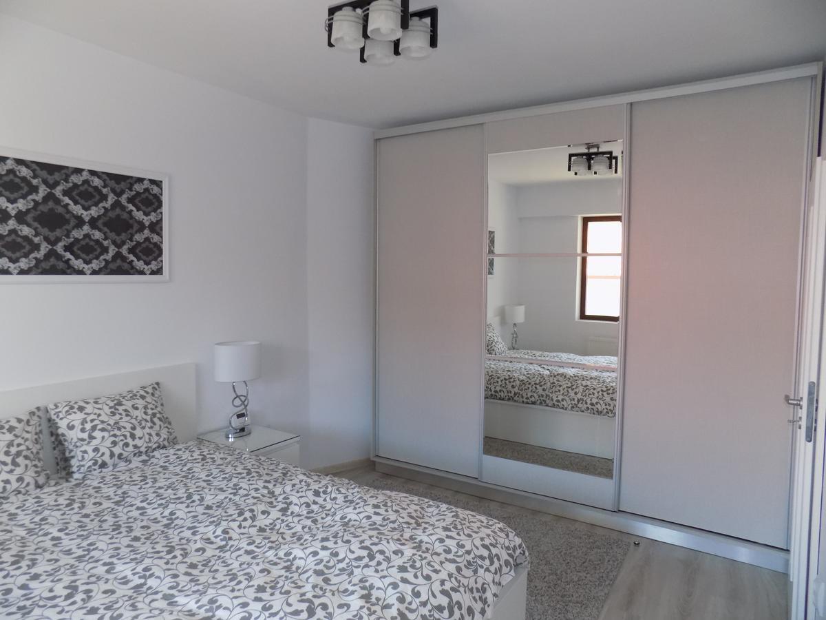 Rivera Apartments-Palasmall Jászvásár Kültér fotó