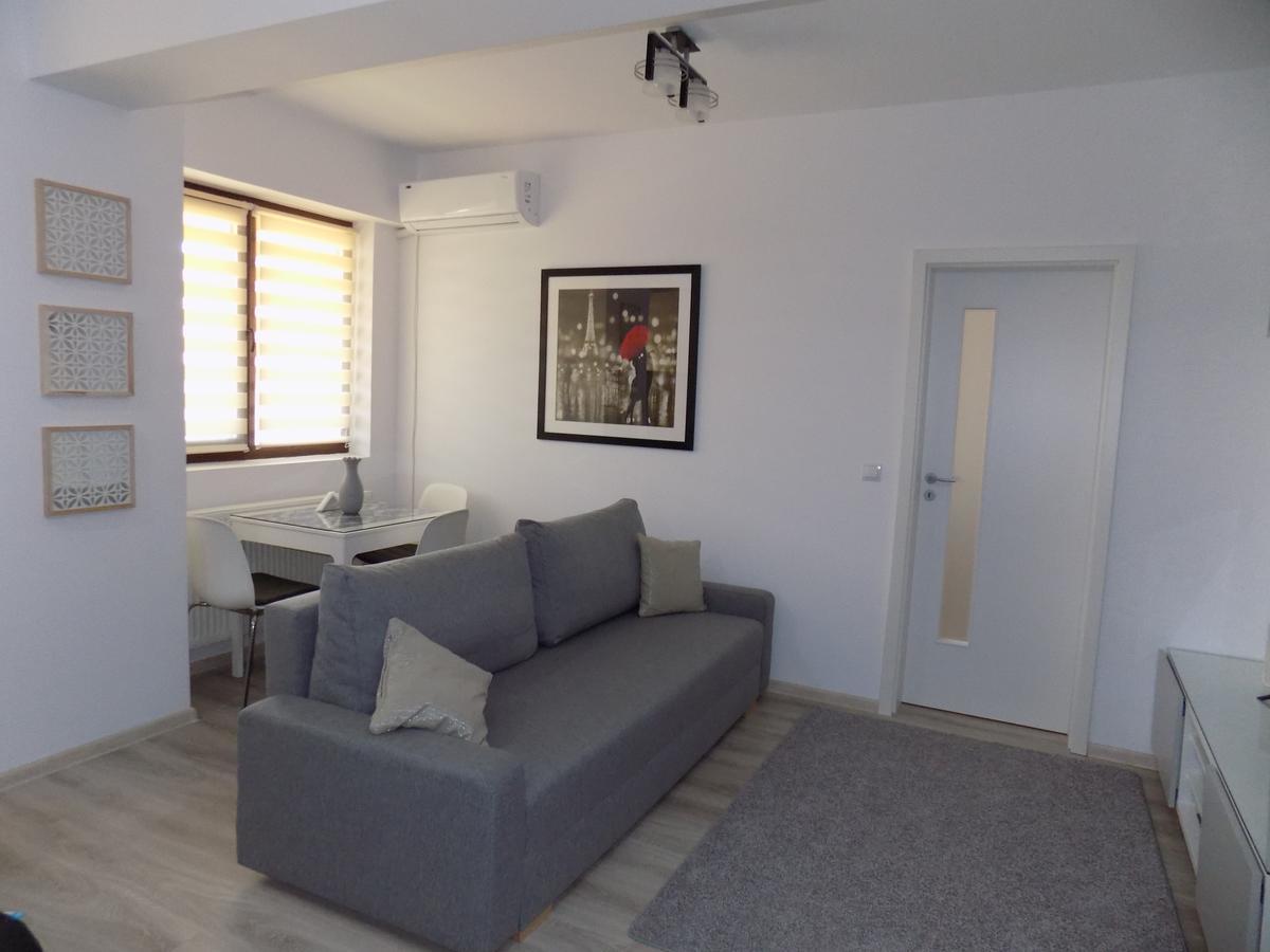 Rivera Apartments-Palasmall Jászvásár Kültér fotó